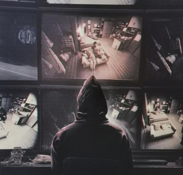 两女孩被尾随骚扰跑进超市求助,安全是所有女性最担心的问题