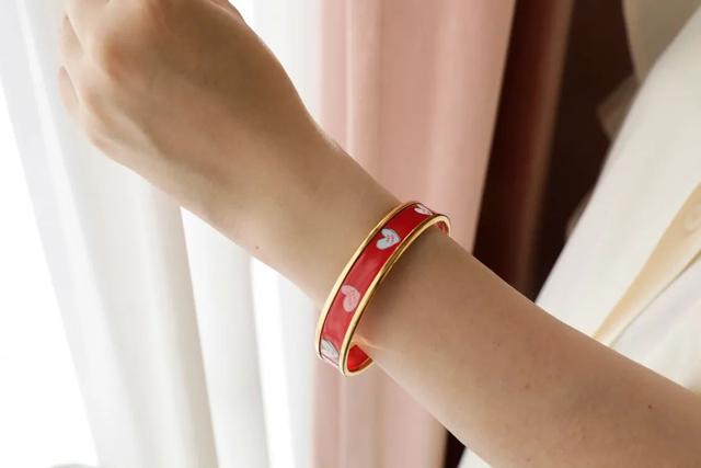 凯特、戴妃同款手镯，英国王室都爱的瓷器，情人节送礼大气有格调