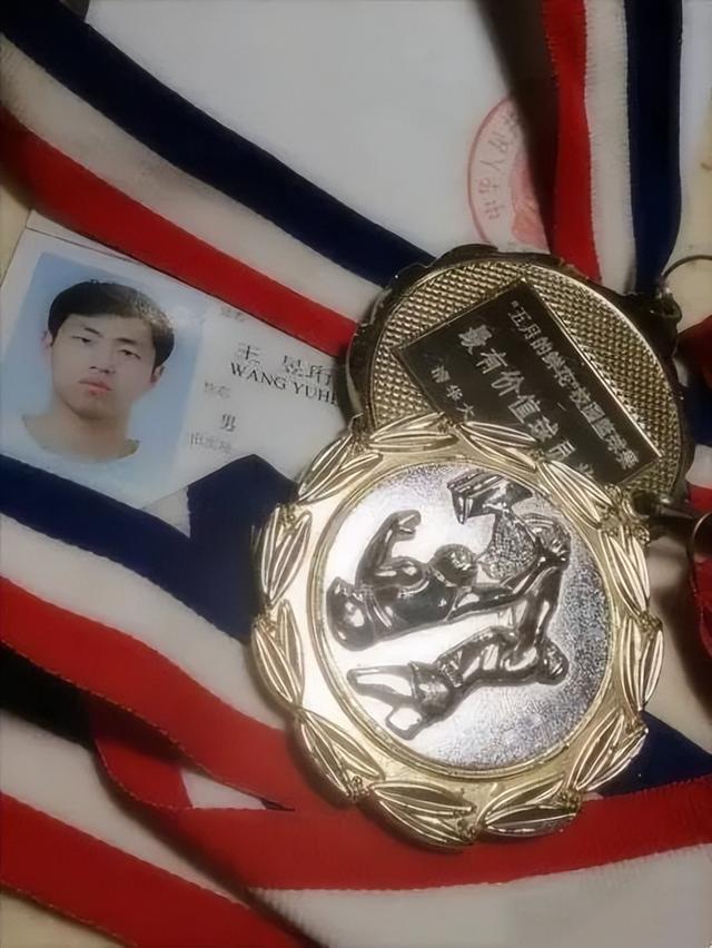 时隔8年，他凭啥再度“封神”？