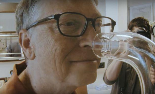 比尔·盖茨为非洲盖史上最牛厕所！全程不用一滴水，排出来还能喝