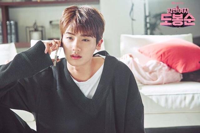 除了接吻，只要对女生做这6个小动作，脑袋瞬间甜蜜到无法思考