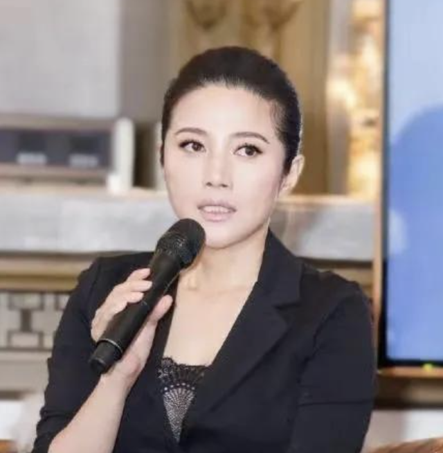 “捧不红”的10位女星，虽然观众扼腕叹息，但火不起来，也是幸运