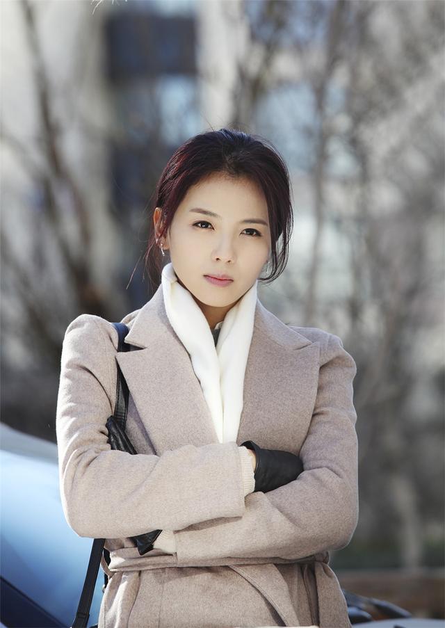 8位堪称“半身美人”的女星,穿上礼服惊艳四射,真实腿短又腿粗