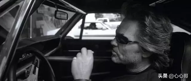 昆汀、猛女、B级片，这片看完就一个字「爽」