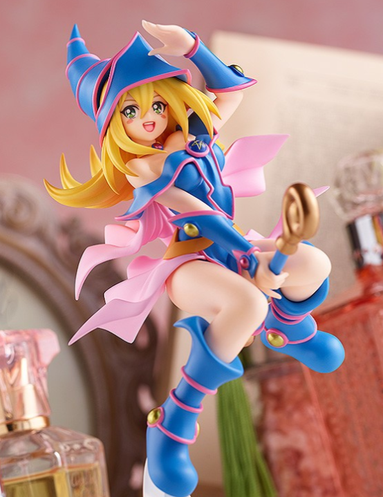 游戏王童年女神黑魔导女孩手办 超赞的性价比 两张票子就能接回家