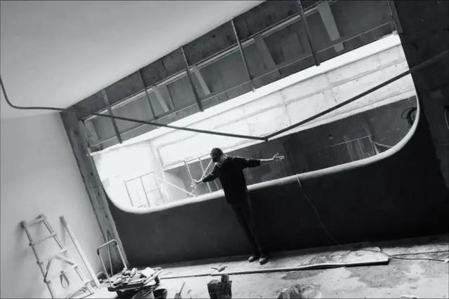 时隔8年，他凭啥再度“封神”？