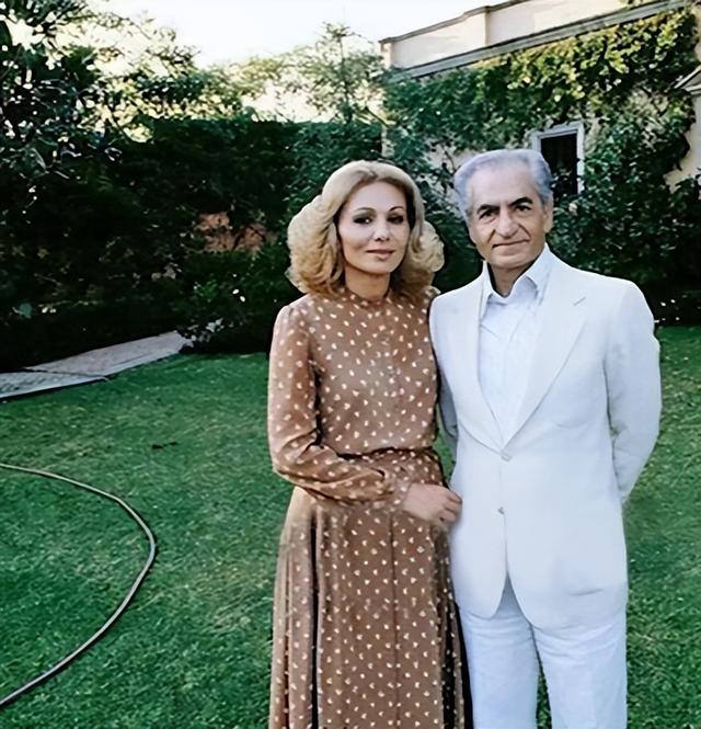 伊朗末代王后：嫁给3婚大19岁国王，母凭子贵坐稳后位