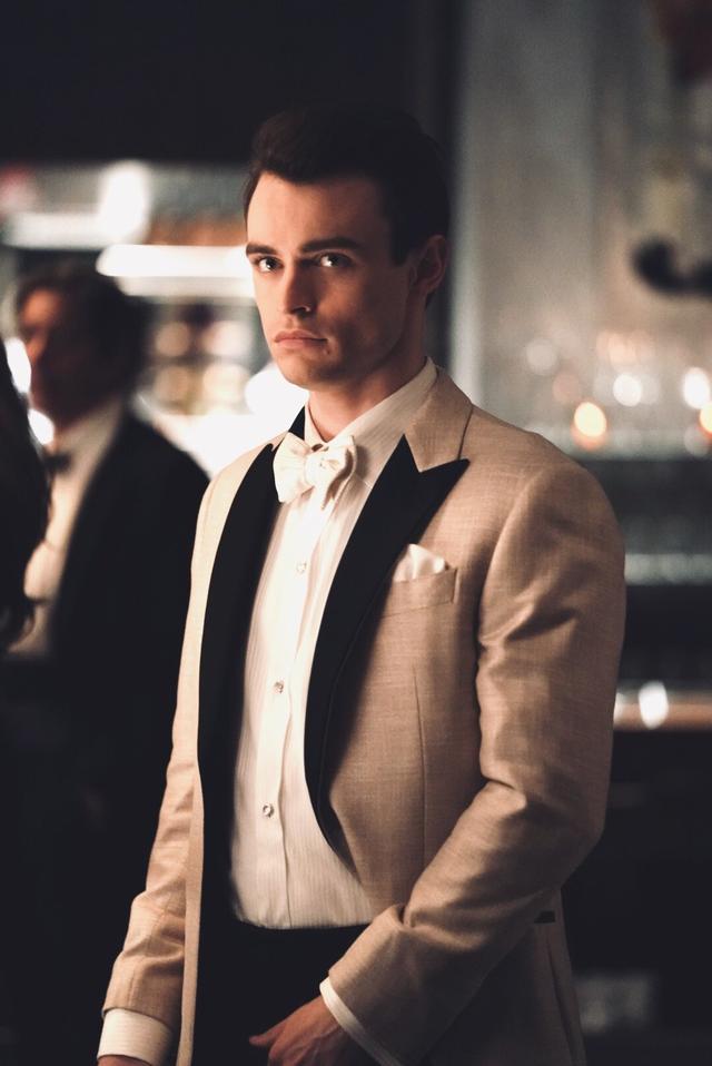 新版《绯闻女孩》发布定妆照、角色名与对应标签