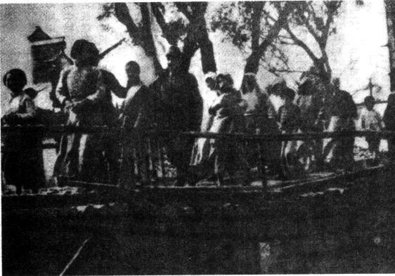 宋美龄讲述日寇暴行，当街抓慰安妇，还剥掉衣裳在肩上刺号码