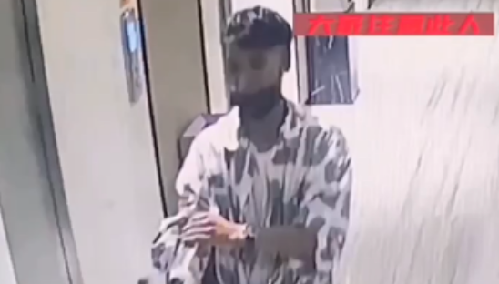 23岁小伙深夜酒店内尾随美女,福建警方:涉嫌猥亵罪,侦办中