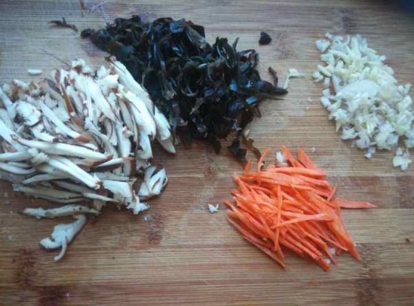 这菜被称“黄体酮收集者”，保护子宫，美颜抗衰老，女人45要常吃