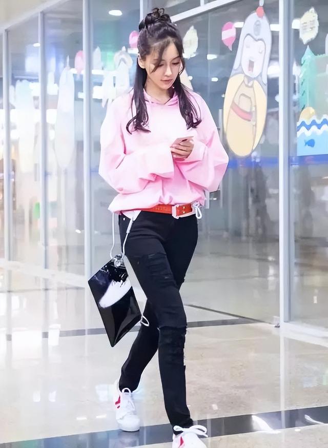 8位堪称“半身美人”的女星,穿上礼服惊艳四射,真实腿短又腿粗