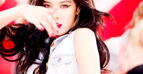 金泫雅｜因为谈恋爱被炒鱿鱼的南韩第一带货女王回来了