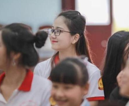 越南“最有才”女大学生出炉!95后女孩才貌双全被奉校园女神