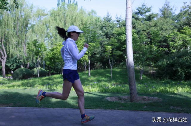48岁开始跑步，从生活不能自理到马拉松女神，10年她的改变太惊人