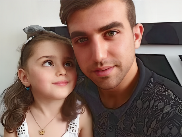 伊朗8岁女孩颜值“逆天”，父亲毅然辞职做保镖，安全了吗