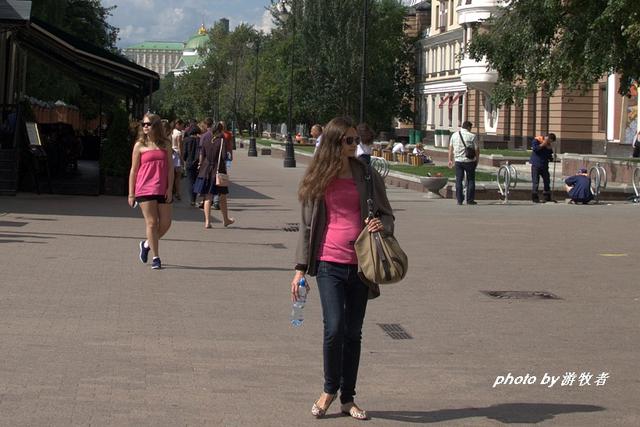 俄罗斯最盛产什么？其中之一就是大美女，她们青春靓丽身材迷人