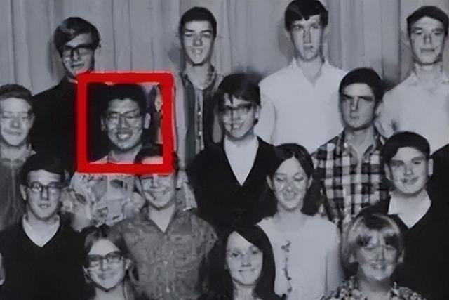 1980年，华裔学生痴迷美女老师，将其绑架囚禁53天，遭受非人折磨