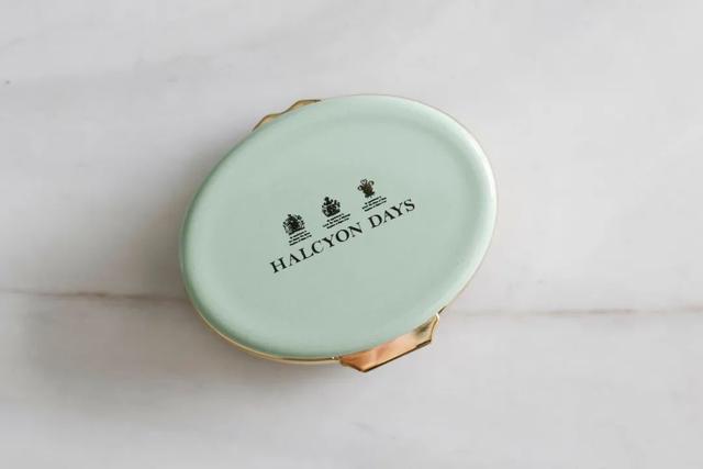 凯特、戴妃同款手镯，英国王室都爱的瓷器，情人节送礼大气有格调