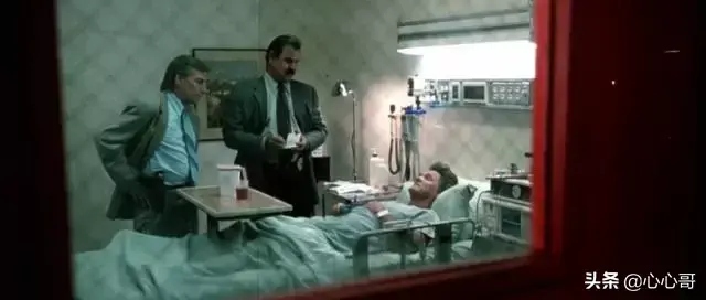 昆汀、猛女、B级片，这片看完就一个字「爽」