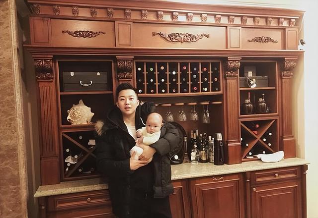 叶海洋不嫁男人直接要小孩,买精生两姑娘,都是四国混血