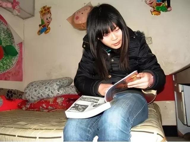 “西单女孩”：14岁辍学卖唱，20岁爆红上春晚，现人生状况怎样？