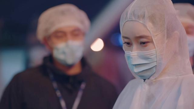 《破茧》中惊现女体盛，美女法医说：变态、邪恶、我不去