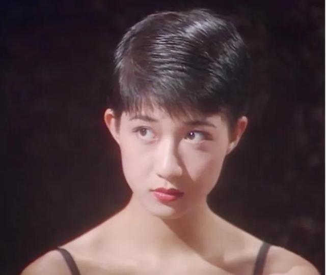 港圈“一眼万年”的短发美女，只服这12位，惊艳洋气，又美又酷帅