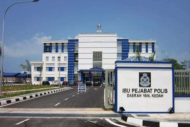 1980年，华裔学生痴迷美女老师，将其绑架囚禁53天，遭受非人折磨