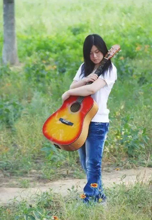 “西单女孩”：14岁辍学卖唱，20岁爆红上春晚，现人生状况怎样？