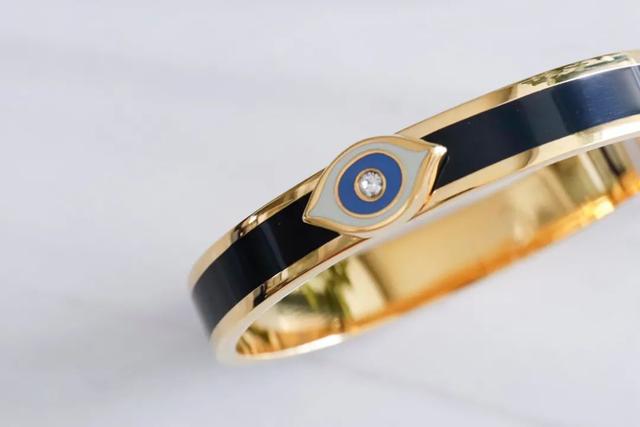 凯特、戴妃同款手镯，英国王室都爱的瓷器，情人节送礼大气有格调