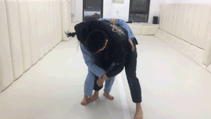 坎妹的劳拉一身绝技，技能太强，动图演示坎妹如何使用巴西柔术