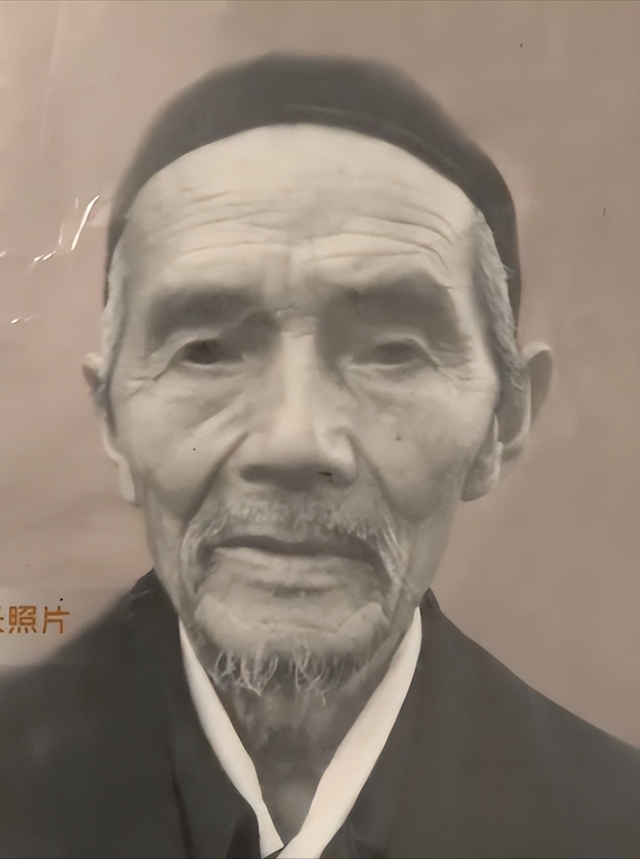 寻找大陆亲人17年的台湾女孩：46岁到北京，亲人痛哭：我也在找你