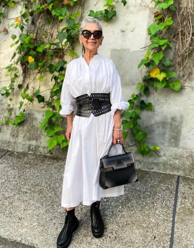 六七十岁的女人要知道：不烫羊毛卷、不穿老年装，反而时髦洋气