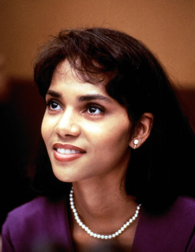 令人惊艳的黑珍珠：伊曼和丈夫甜蜜恩爱24年，哈莉·贝瑞离过3次婚