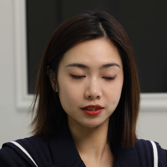 女人任何时候都会想要一枚钻戒~你呢？#武汉钻戒定制