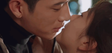 又惹争议了，嘴含戒指接吻，国产剧的吻戏开始了一场“病态传承”