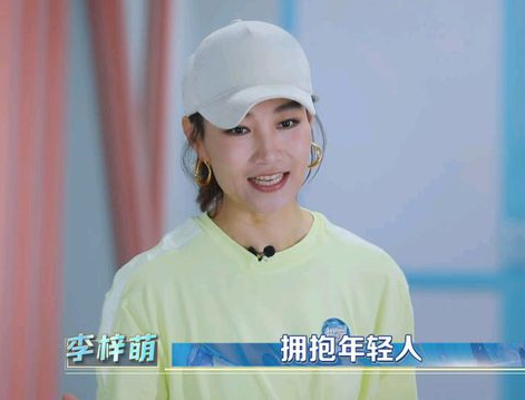 央视10大美女主持人,个个才貌双全,董卿知性,海霞端庄