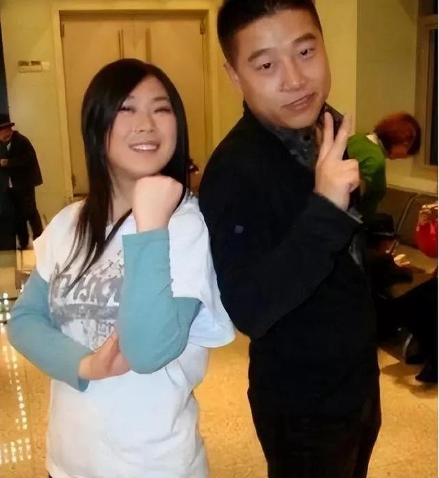 “西单女孩”：14岁辍学卖唱，20岁爆红上春晚，现人生状况怎样？