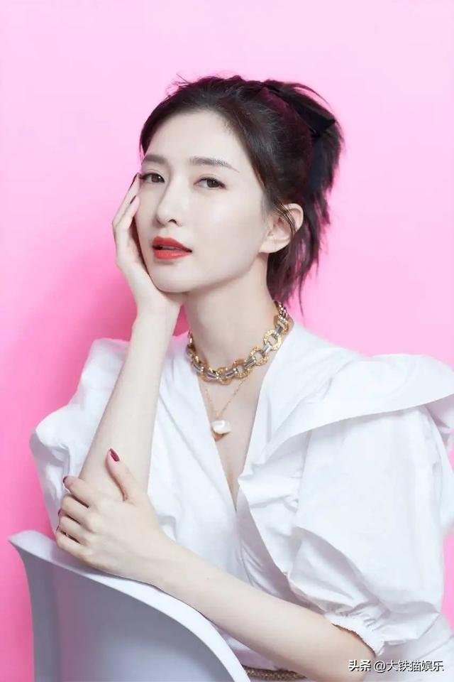 名字好听的8位女星,光听字音就觉得是美人,还透着一股文化气息