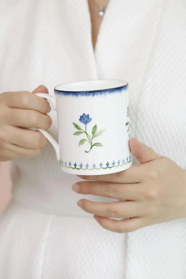 凯特、戴妃同款手镯，英国王室都爱的瓷器，情人节送礼大气有格调