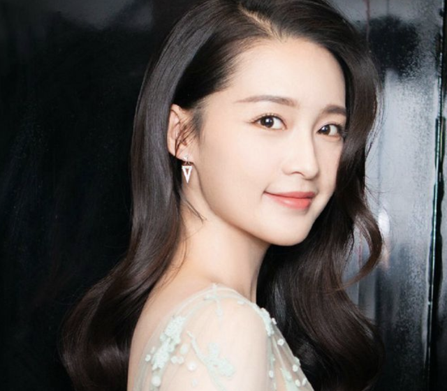 “捧不红”的10位女星，虽然观众扼腕叹息，但火不起来，也是幸运