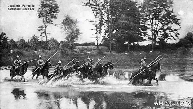 18张图片观天下：波斯美女肤白貌美，韩国女子饼子脸、眯眯眼