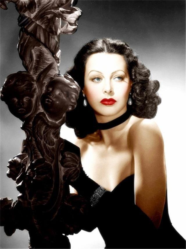 好莱坞头号花瓶海蒂·拉玛:18岁全裸出镜,演技稀烂也被导演疯抢