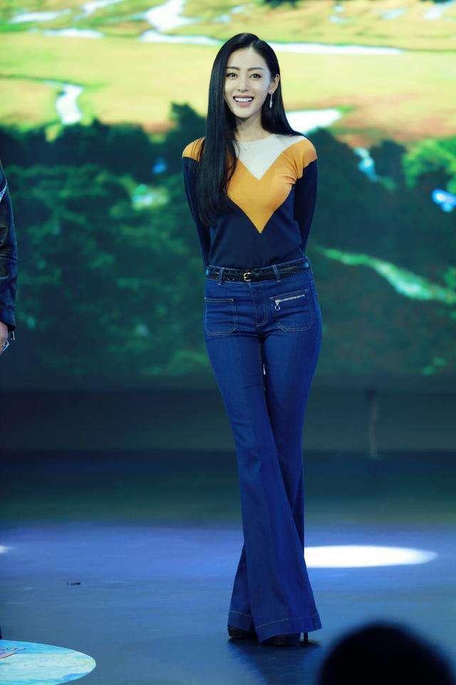 8位堪称“半身美人”的女星,穿上礼服惊艳四射,真实腿短又腿粗