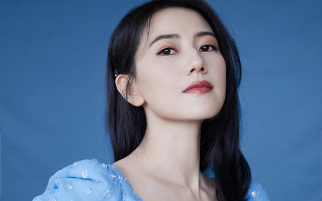 人前很清纯，人后却疯狂？这10位情史混乱的女星，才是“老司机”