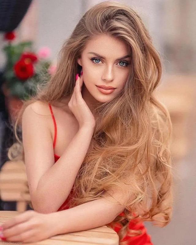 人像精品集 第194期“金发美女写真”高清无水印壁纸