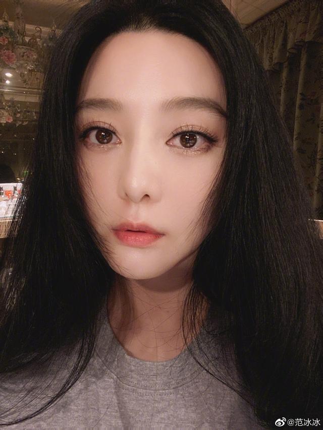 范冰冰晒自拍，颜值依旧黑发如瀑惹人羡，40岁了还想着复出？