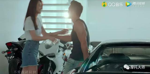 周杰伦发布新歌了，再快的H2，也追不回爱坐阿斯顿马丁的女孩！