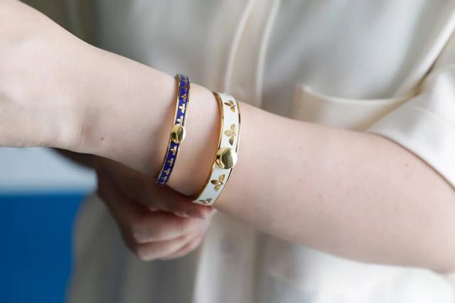 凯特、戴妃同款手镯，英国王室都爱的瓷器，情人节送礼大气有格调